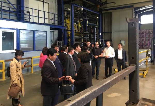 Chinesische Delegation aus Guangyuan besucht Newalu.